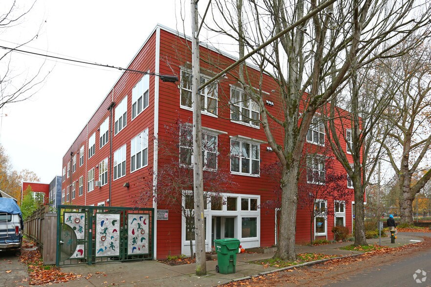 3308-3310 E Spring St, Seattle, WA à louer - Photo de l’immeuble – Image 3 sur 6