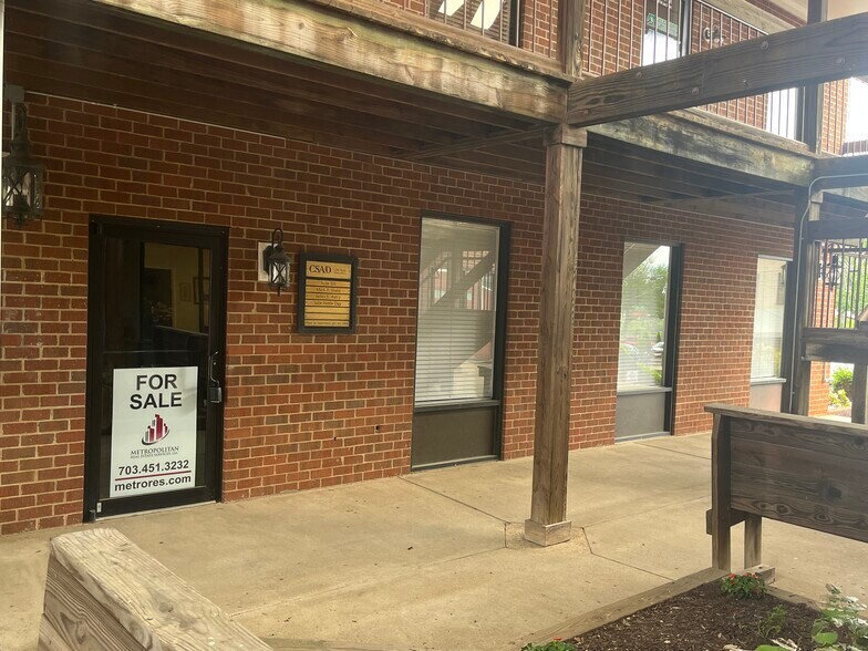 67 W Lee St, Warrenton, VA à vendre - Photo de l’immeuble – Image 2 sur 6