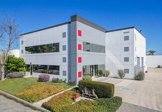 Plus de détails pour 15262 Connector Ln, Huntington Beach, CA - Industriel/Logistique à louer