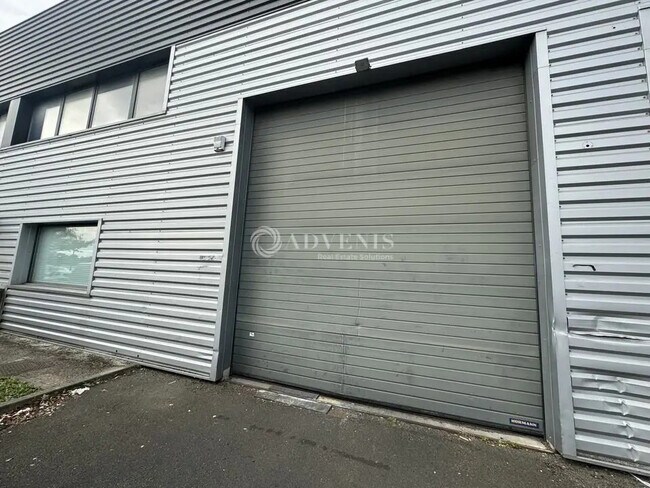 Plus de détails pour Local d'activités à louer