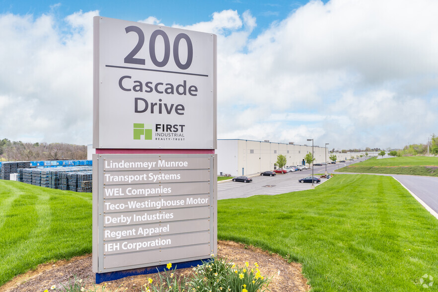 200 Cascade Dr, Allentown, PA à louer - Photo de l’immeuble – Image 2 sur 6