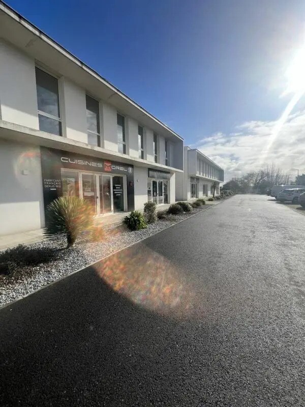 Plus de détails pour Local commercial à vendre