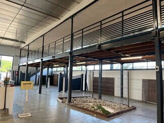 Plus de détails pour Local commercial à louer