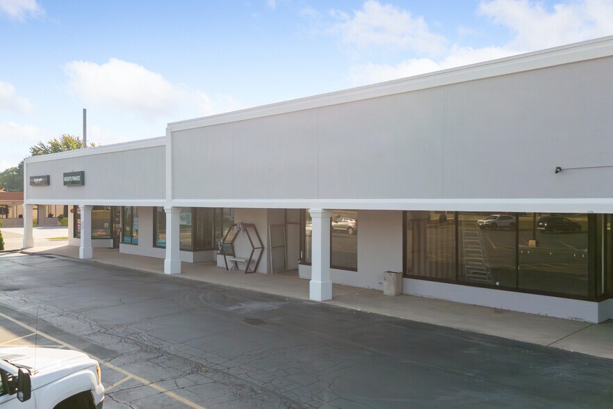 120-150 May Mart Dr, Rochelle, IL à louer - Photo de l’immeuble – Image 3 sur 22