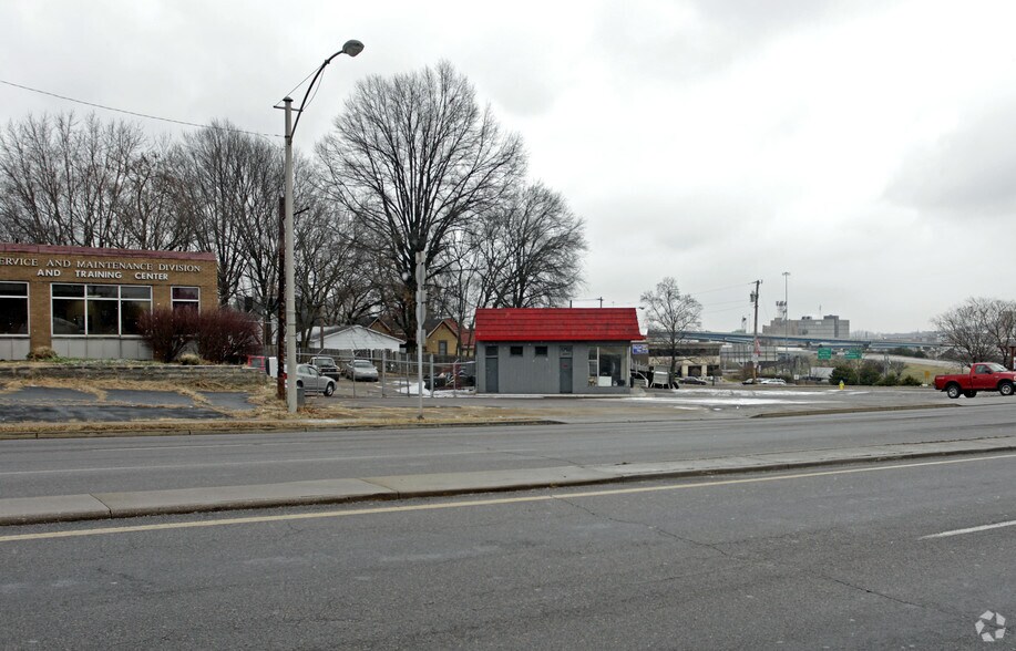 1501 Western Ave, Knoxville, TN à vendre - Photo de l’immeuble – Image 2 sur 2