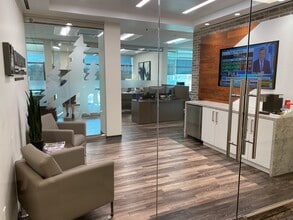 400 W Davis St, Conroe, TX à louer Photo intérieure– Image 2 sur 12