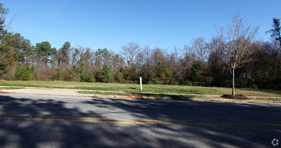 609 Cross Link Rd, Raleigh, NC à vendre - Photo de l’immeuble – Image 3 sur 3