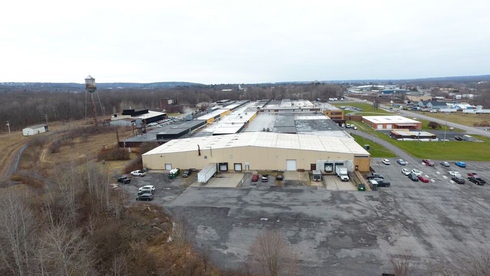 2200 Bleecker St, Utica, NY à louer - Photo de l’immeuble – Image 2 sur 2