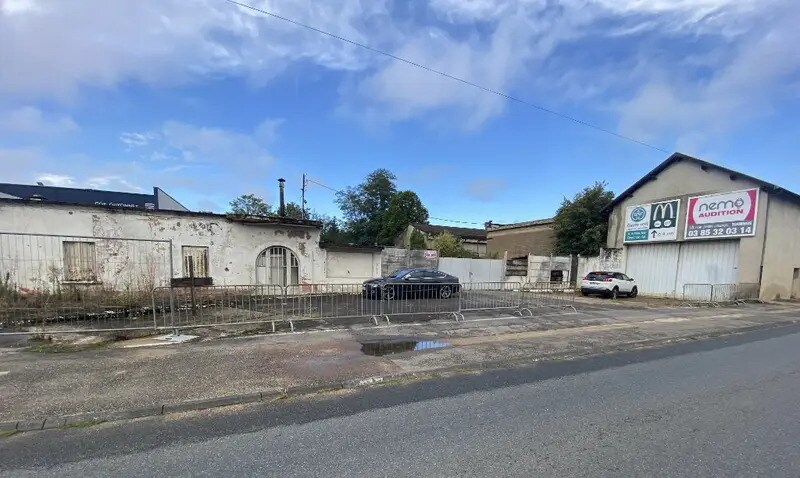 Local d'activités dans Tournus à vendre Photo de l’immeuble– Image 1 sur 4