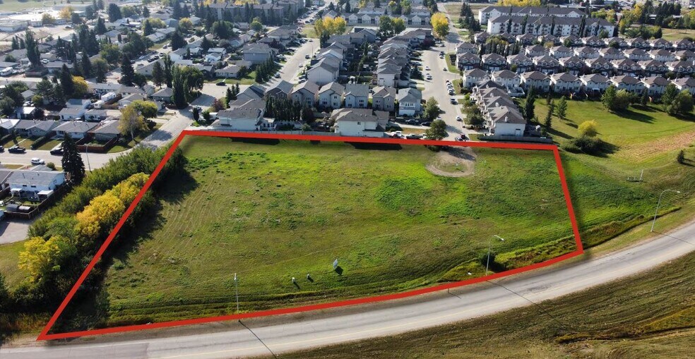 4043 46th St, Stony Plain, AB à vendre - Photo principale – Image 1 sur 2