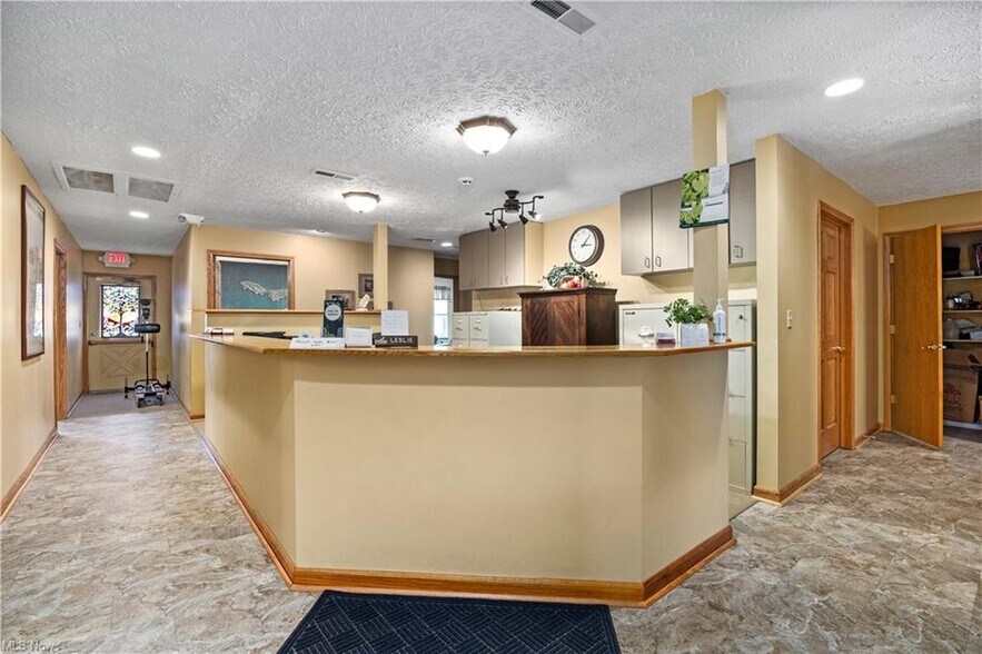 1680 Cooper Foster Park Rd, Lorain, OH à vendre - Photo intérieure – Image 3 sur 4