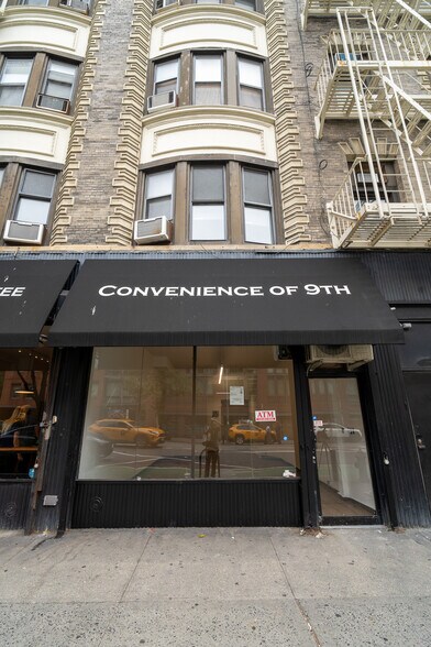 170-178 Ninth Ave, New York, NY à louer - Photo de l’immeuble – Image 3 sur 6