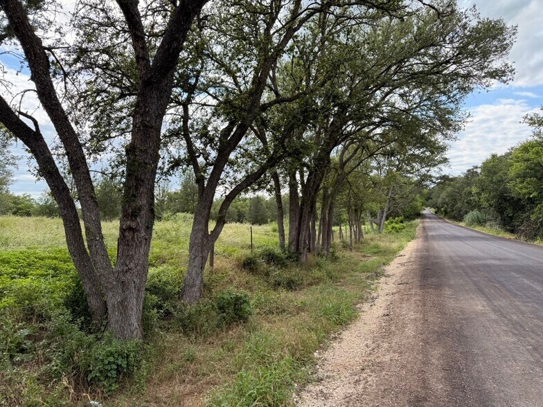 18005 Albert Voelker rd, Elgin, TX à vendre - Photo de l’immeuble – Image 3 sur 58