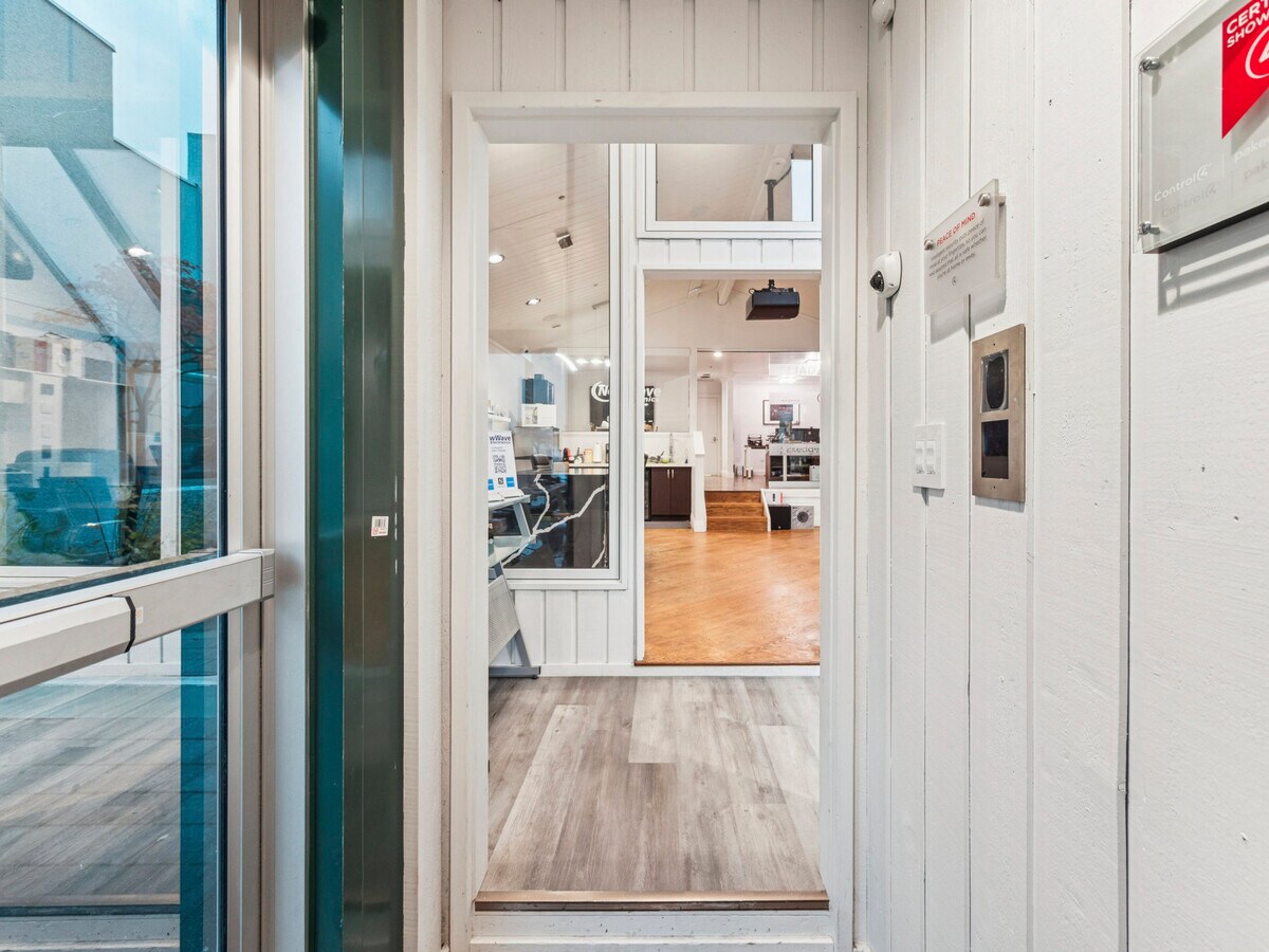 175 W Beaver Creek Rd, Richmond Hill, ON L4B 3M1 - Lot 14 - - Hall d’entrée - Image 1 of 43