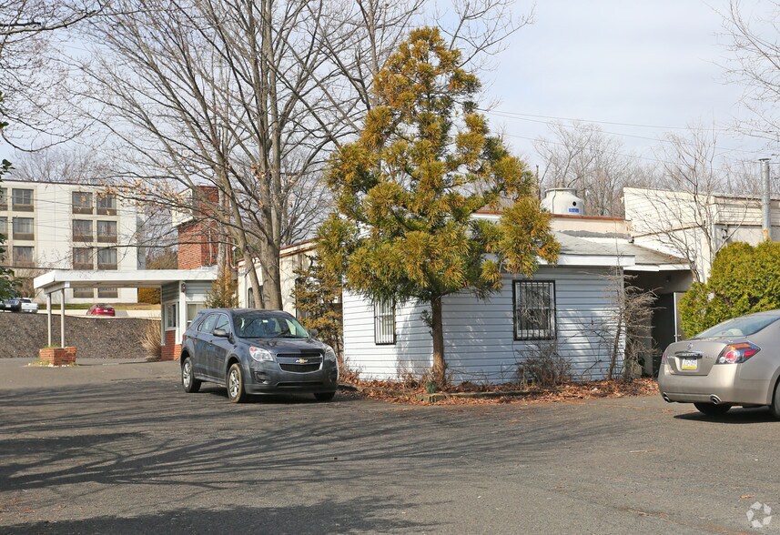 296 Easton Rd, Horsham Township, PA à vendre - Photo de l’immeuble – Image 2 sur 8