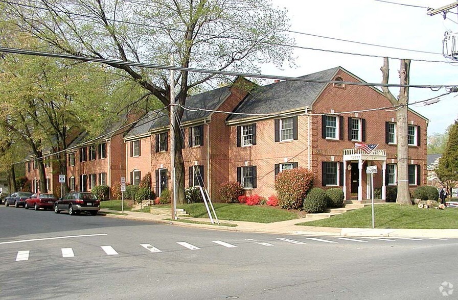 4114-4126 Leonard Dr, Fairfax, VA à louer - Autre – Image 2 sur 24