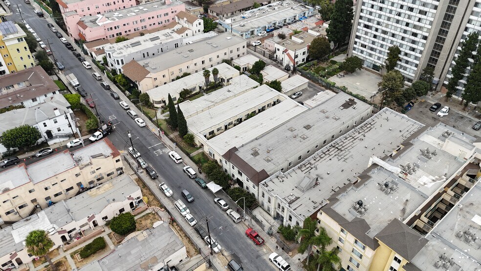 428-434 S Burlington Ave ave, Los Angeles, CA à vendre - Photo de l’immeuble – Image 3 sur 8