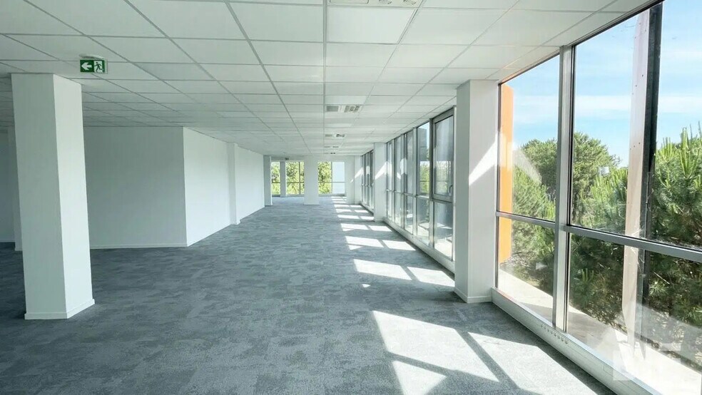 Bureau dans Bruges à louer - Photo de l’immeuble – Image 2 sur 9