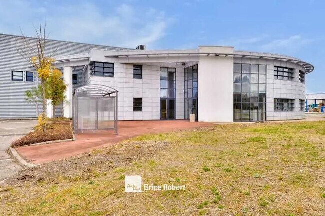 Plus de détails pour Bureau, Local d'activités à louer