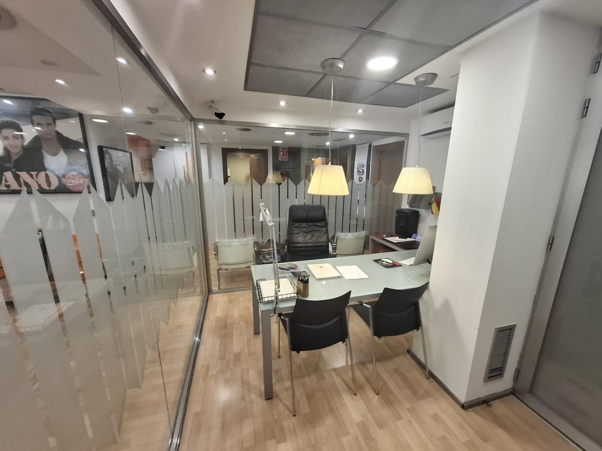 Bureau dans València, Valencia à vendre Photo de l’immeuble– Image 1 sur 16