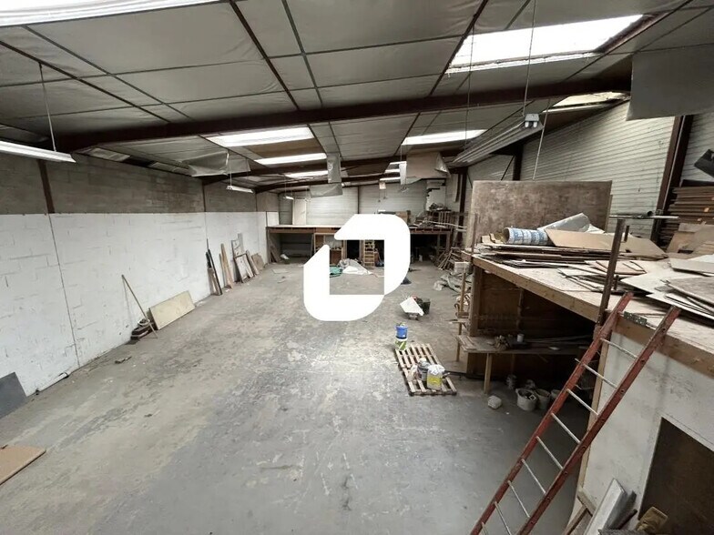 Local d’activités dans Vaux-le-Pénil à louer - Photo intérieure – Image 3 sur 6