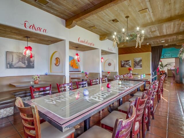 110 Civic Center Dr, Vista, CA à vendre - Photo de l’immeuble – Image 3 sur 15