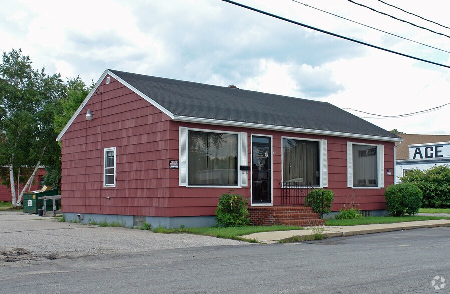 7 Wallace St, Rochester, NH à vendre - Photo de l’immeuble – Image 2 sur 5