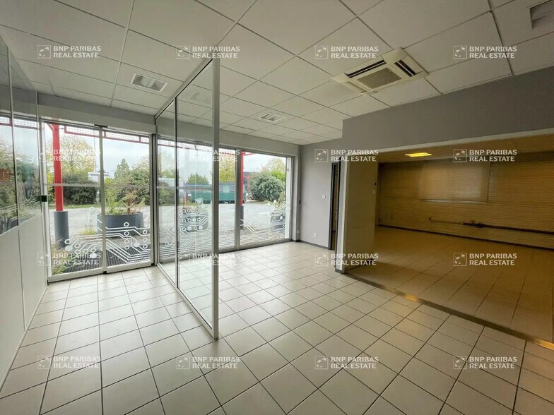 Local d’activités dans Bouguenais à louer - Photo de l’immeuble – Image 2 sur 5