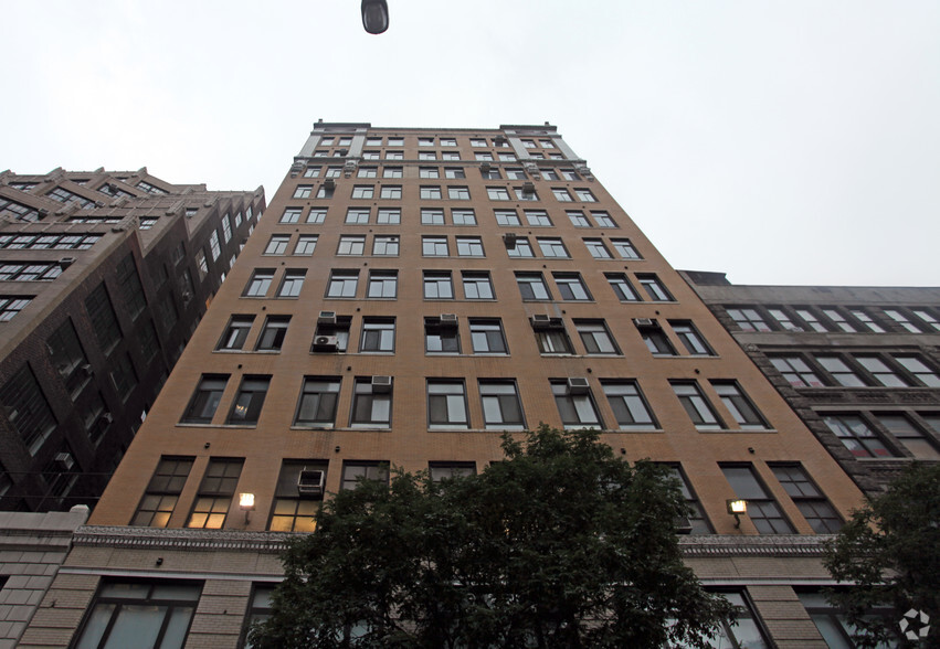 344 W 38th St, New York, NY à louer - Photo de l’immeuble – Image 3 sur 13