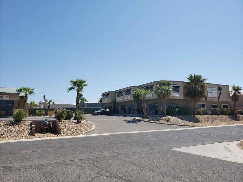4140 S Lynn Dr, Fort Mohave, AZ à louer - Photo de l’immeuble – Image 2 sur 7