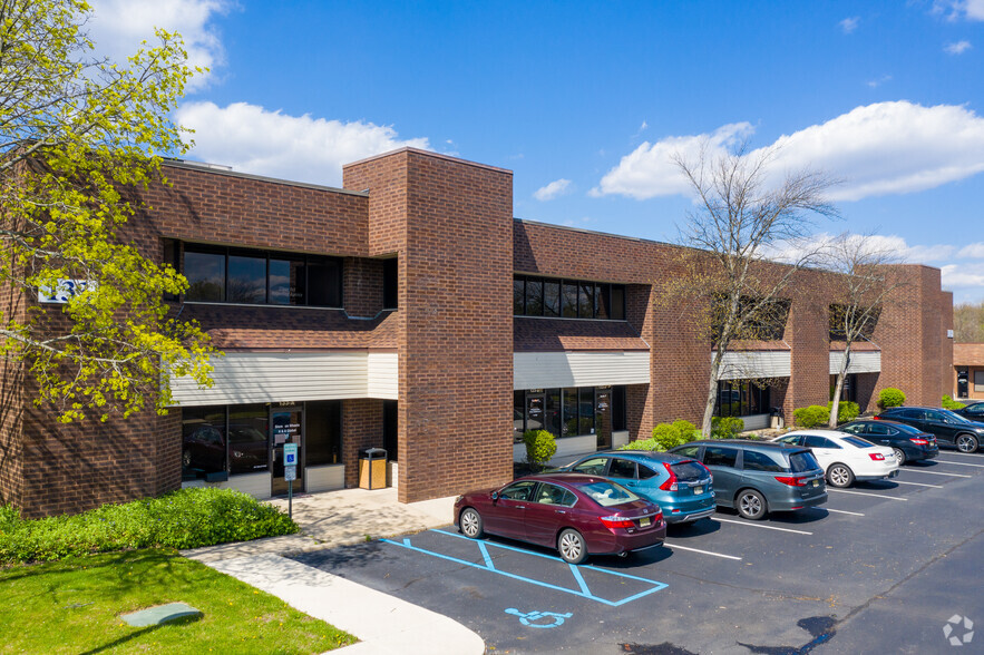 133 Gaither Dr, Mount Laurel, NJ à vendre - Photo de l’immeuble – Image 3 sur 4