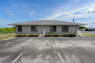 7125 Mariner Blvd, Spring Hill, FL à louer Photo de l’immeuble– Image 1 sur 50