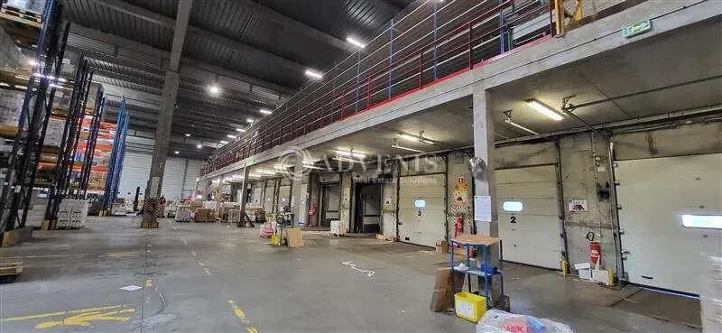 Industriel/Logistique dans Maurepas à louer - Photo de l’immeuble – Image 1 sur 9