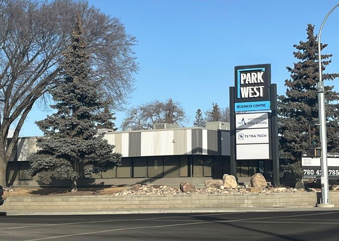 14904 123rd Ave NW, Edmonton, AB à louer - Photo de l’immeuble – Image 3 sur 4