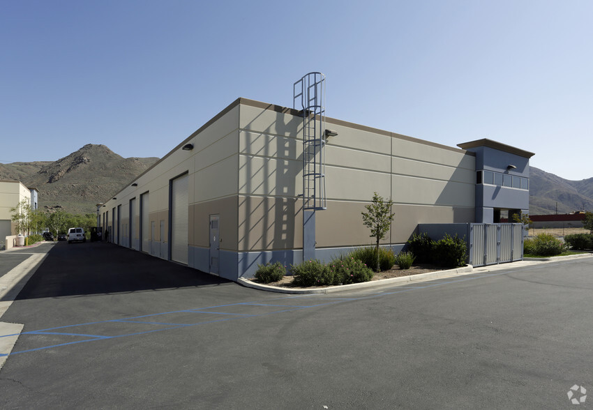 12847 Temescal Canyon Rd, Corona, CA à louer - Photo de l’immeuble – Image 3 sur 6