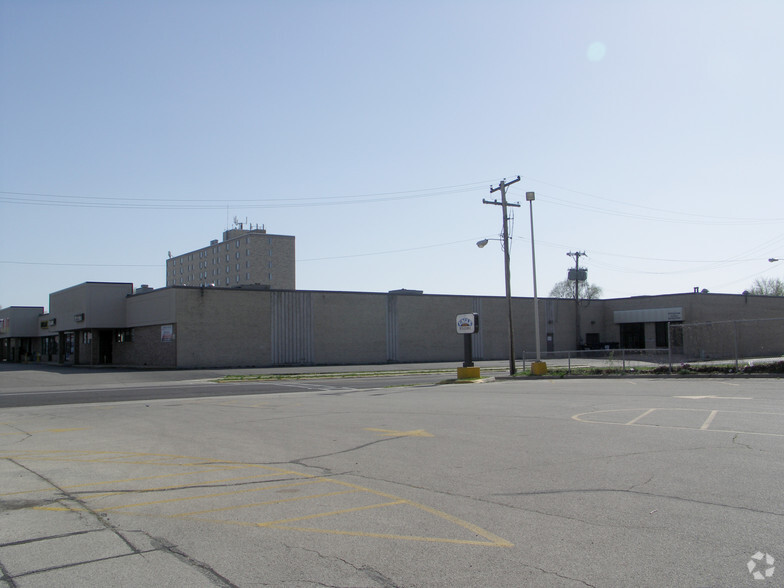 1000-1006 1st Ave, Rock Falls, IL à louer - Photo de l’immeuble – Image 3 sur 6
