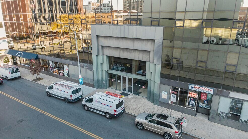 100 Fairfield Ave, Bridgeport, CT à louer - Photo de l’immeuble – Image 3 sur 12