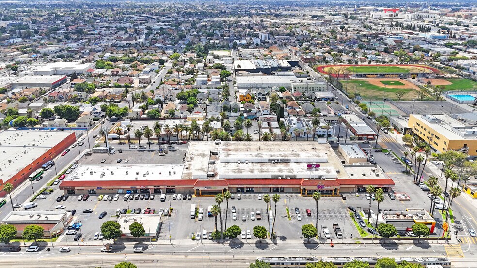 408-530 E Washington Blvd, Los Angeles, CA à louer - Photo de l’immeuble – Image 1 sur 9