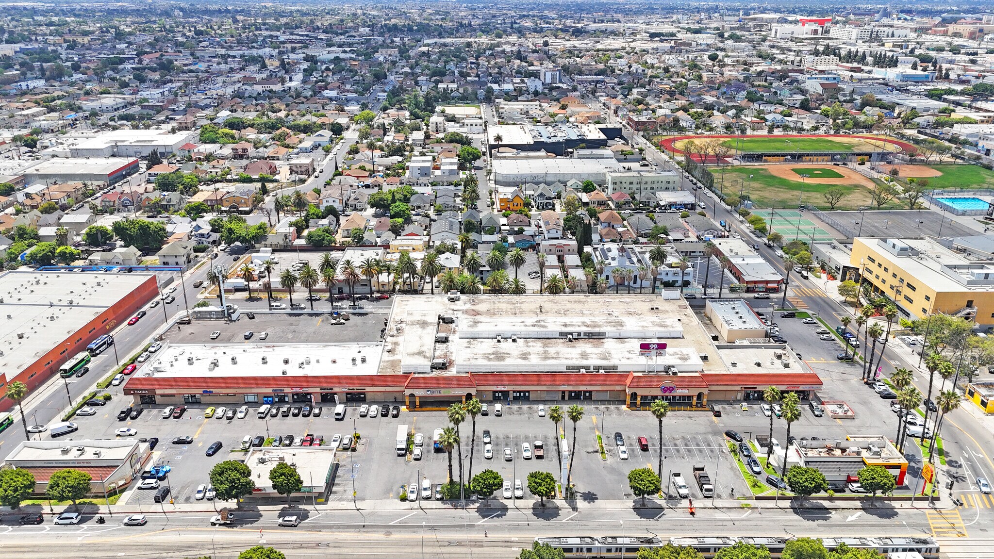408-530 E Washington Blvd, Los Angeles, CA à louer Photo de l’immeuble– Image 1 sur 10