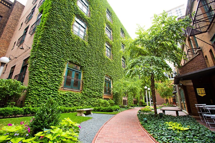 4 E Ohio St, Chicago, IL à louer - Photo de l’immeuble – Image 3 sur 7