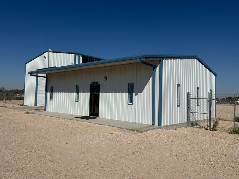 5808C Fm 1788, Midland, TX à louer - Photo de l’immeuble – Image 3 sur 12