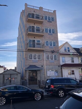 Plus de détails pour 170-14 89th Ave, Jamaica, NY - Logement à vendre