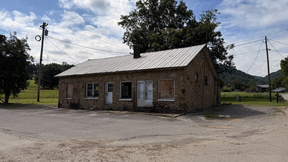 41 Upper Shut In Rd, Hot Spgs, Hot Springs, NC à vendre - Photo de l’immeuble – Image 3 sur 28
