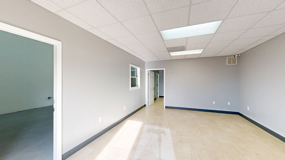 2601-2609 Causeway Center Dr, Tampa, FL à louer - Numérisation 3D Matterport – Image 2 sur 13