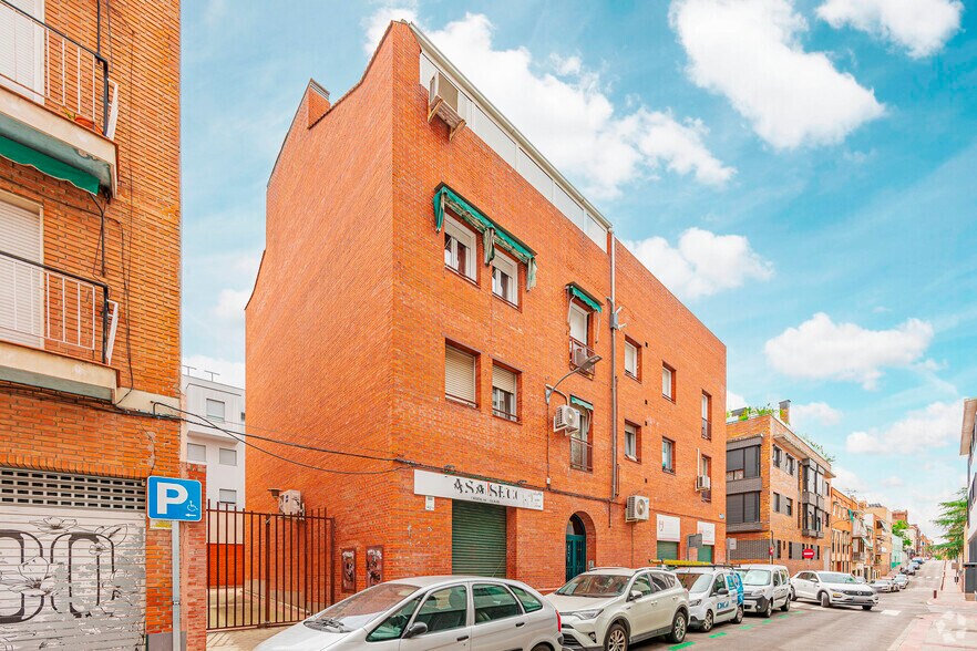 Calle de las Magnolias, 98, Madrid, Madrid à vendre - Photo de l’immeuble – Image 2 sur 2