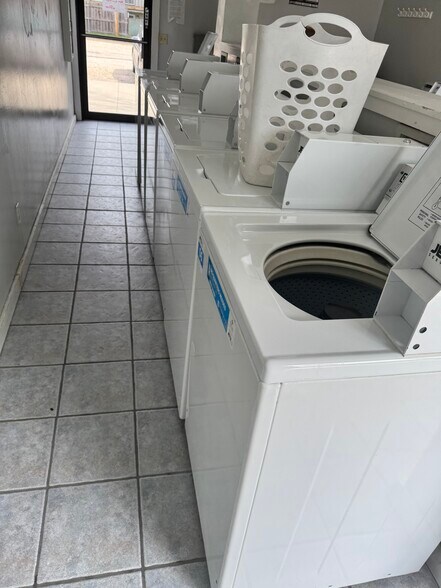 Apartment Complexes portefeuille de 2 biens à vendre sur LoopNet.fr - Photo de l’immeuble – Image 3 sur 28