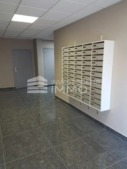 Bureau dans Ris-Orangis à louer - Photo de l’immeuble – Image 3 sur 3