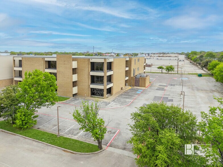 3530 Forest Ln, Dallas, TX à louer - Photo de l’immeuble – Image 2 sur 13