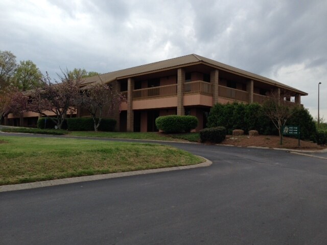 446 Metroplex Dr, Nashville, TN à vendre - Photo de l’immeuble – Image 3 sur 8