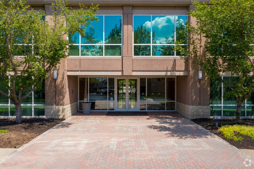 725 cool springs Blvd, Franklin, TN à louer - Photo de l’immeuble – Image 3 sur 6